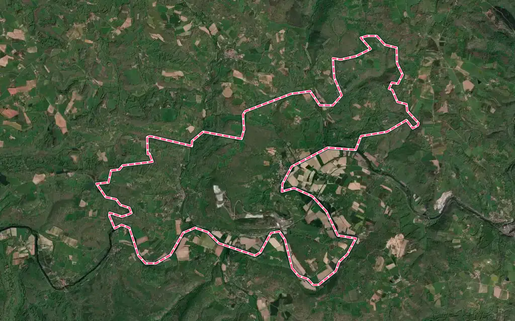 Vue satellite de Varen avec ses contours administratifs