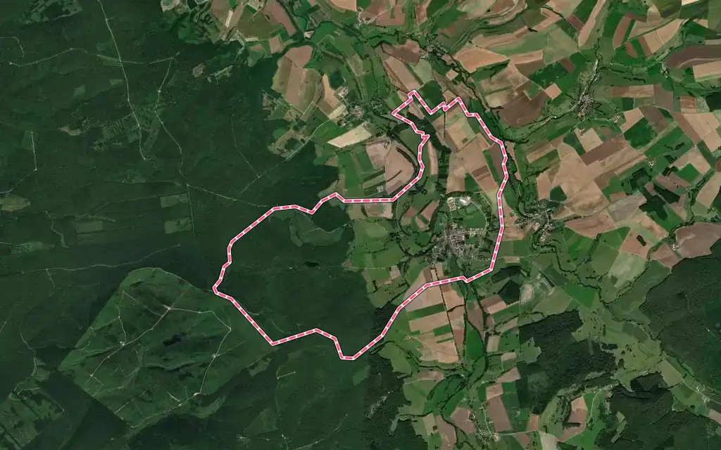 Vue satellite de Varennes-en-Argonne avec ses contours administratifs