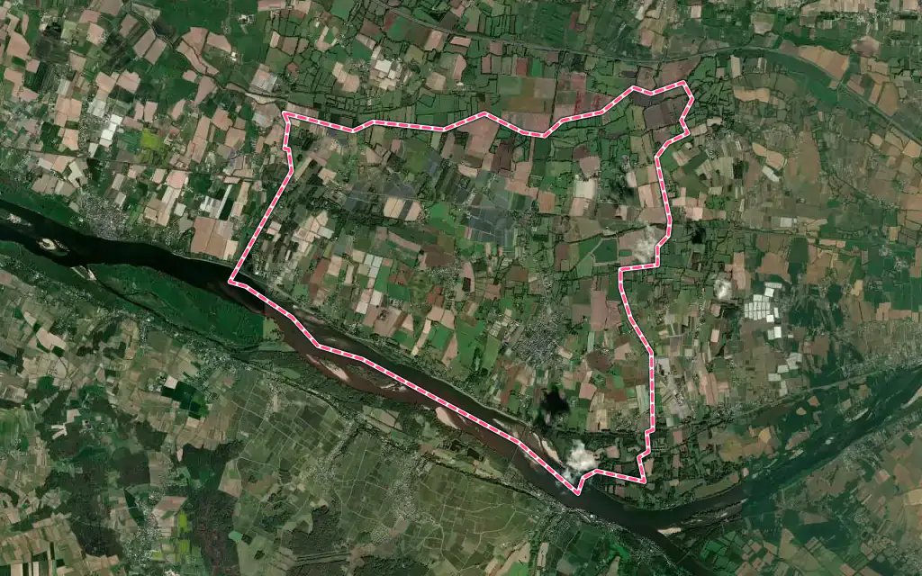 Vue satellite de Varennes-sur-Loire avec ses contours administratifs