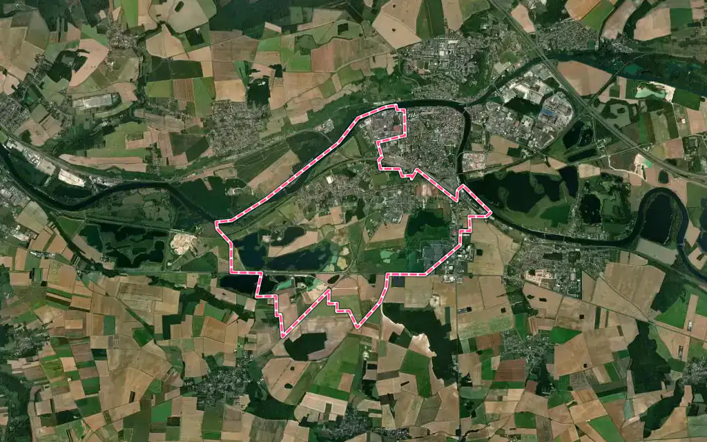 Vue satellite de Varennes-sur-Seine avec ses contours administratifs