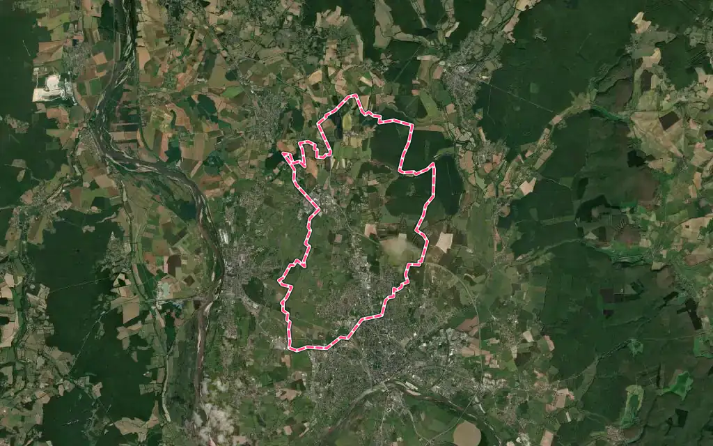 Vue satellite de Varennes-Vauzelles avec ses contours administratifs
