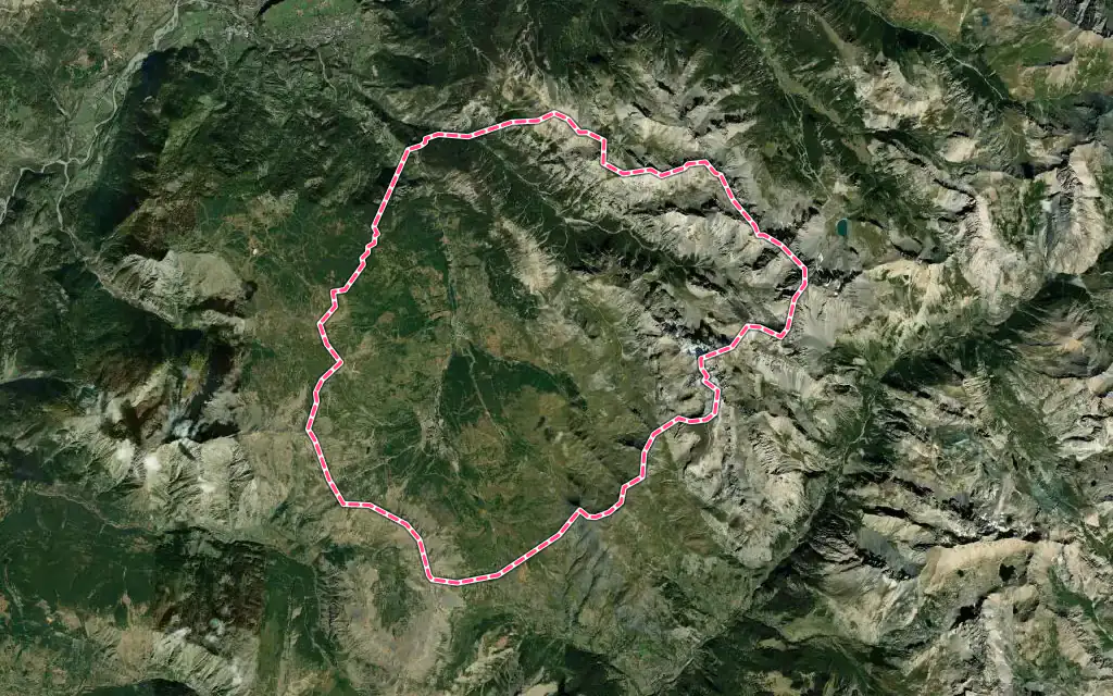 Vue satellite de Vars avec ses contours administratifs