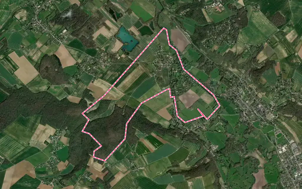Vue satellite de Vaux-sur-Eure avec ses contours administratifs