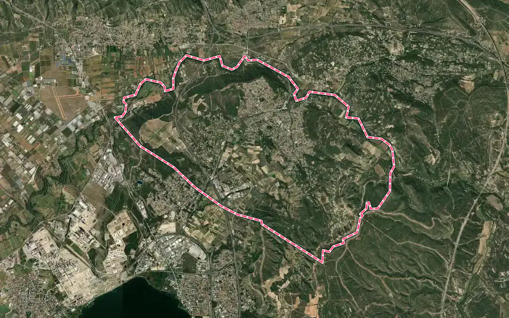 Vue satellite de Velaux avec ses contours administratifs