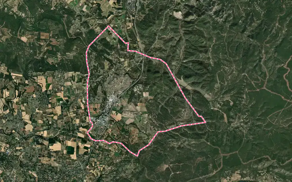 Vue satellite de Venelles avec ses contours administratifs