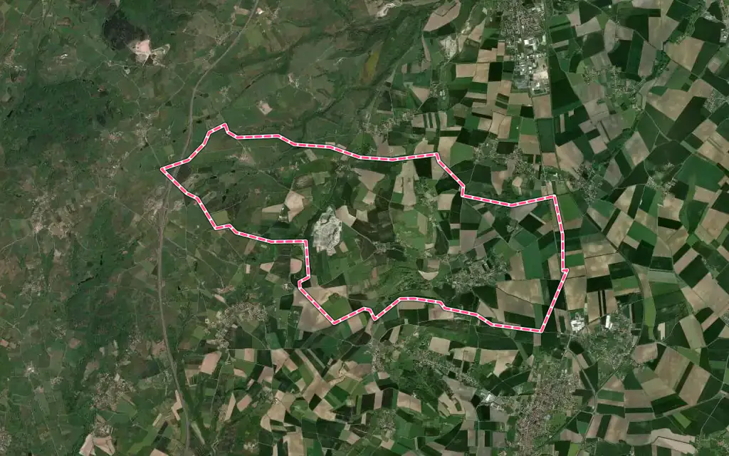 Vue satellite de Vensat avec ses contours administratifs