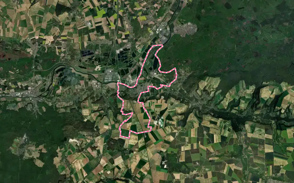 Vue satellite de Verberie avec ses contours administratifs