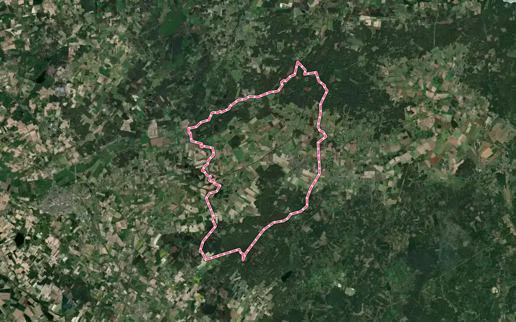 Vue satellite de Vernantes avec ses contours administratifs