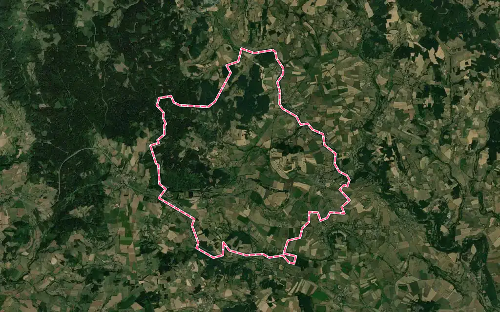 Vue satellite de Vernassal avec ses contours administratifs