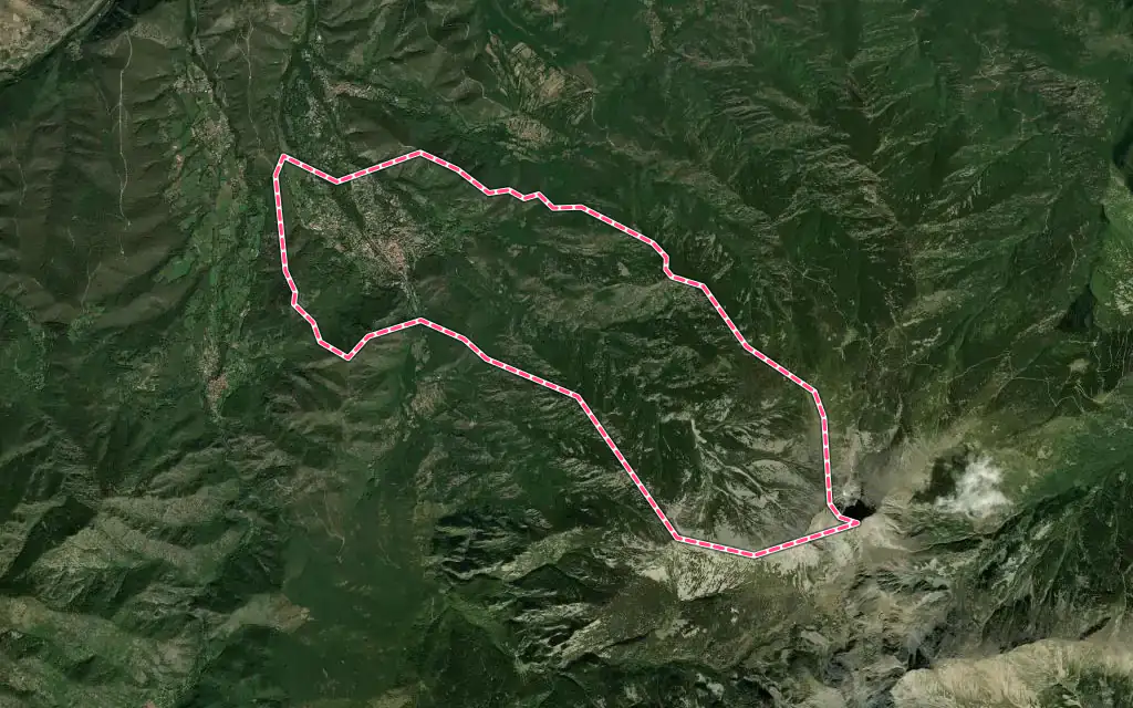 Vue satellite de Vernet-les-Bains avec ses contours administratifs