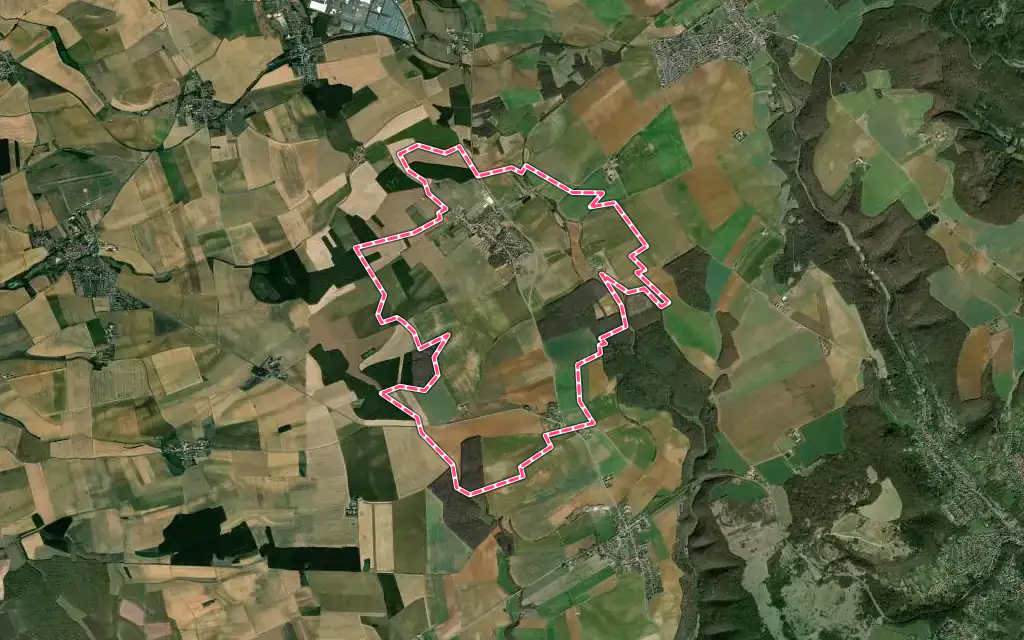 Vue satellite de Vernéville avec ses contours administratifs