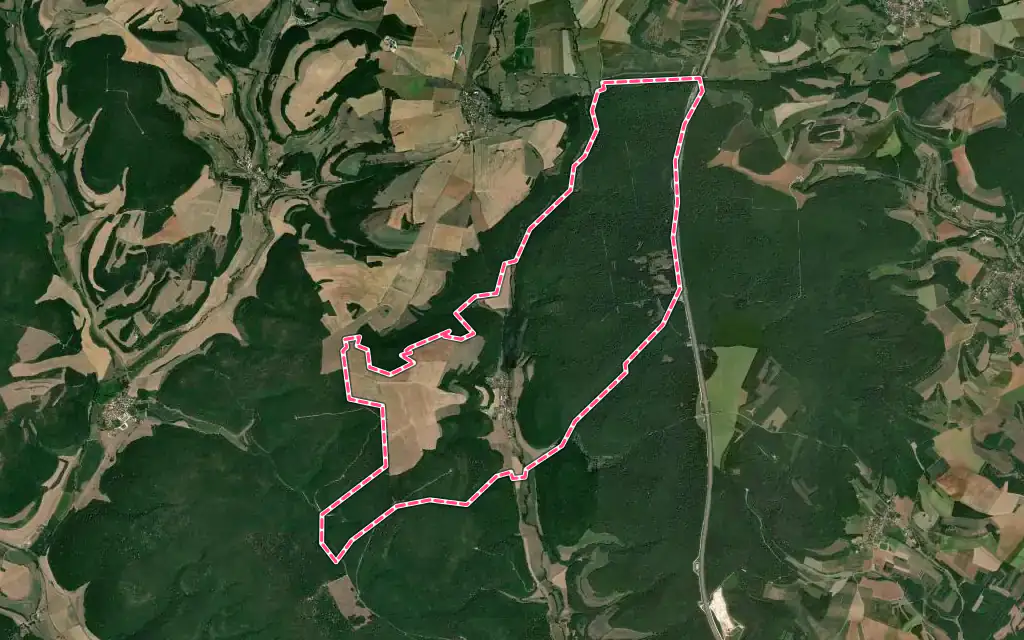 Vue satellite de Vernois-lès-Vesvres avec ses contours administratifs