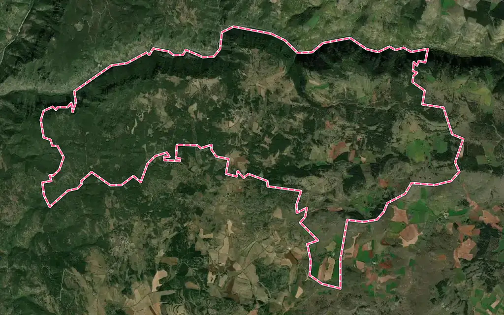 Vue satellite de Veyreau avec ses contours administratifs