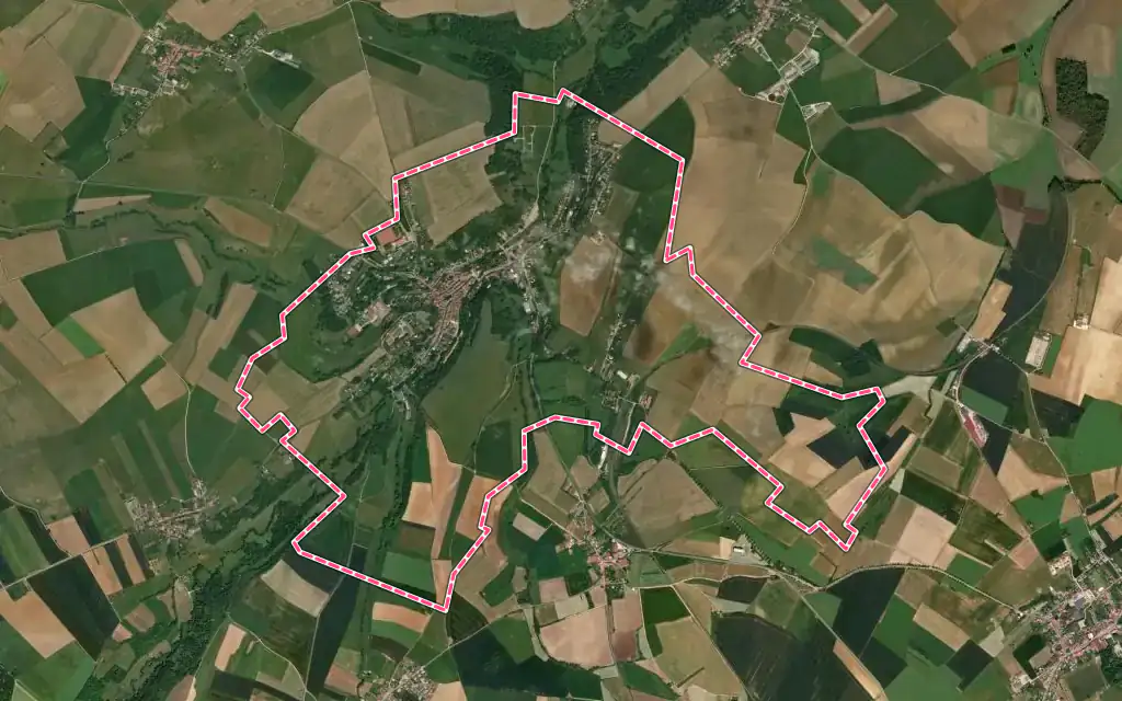 Vue satellite de Vézelise avec ses contours administratifs