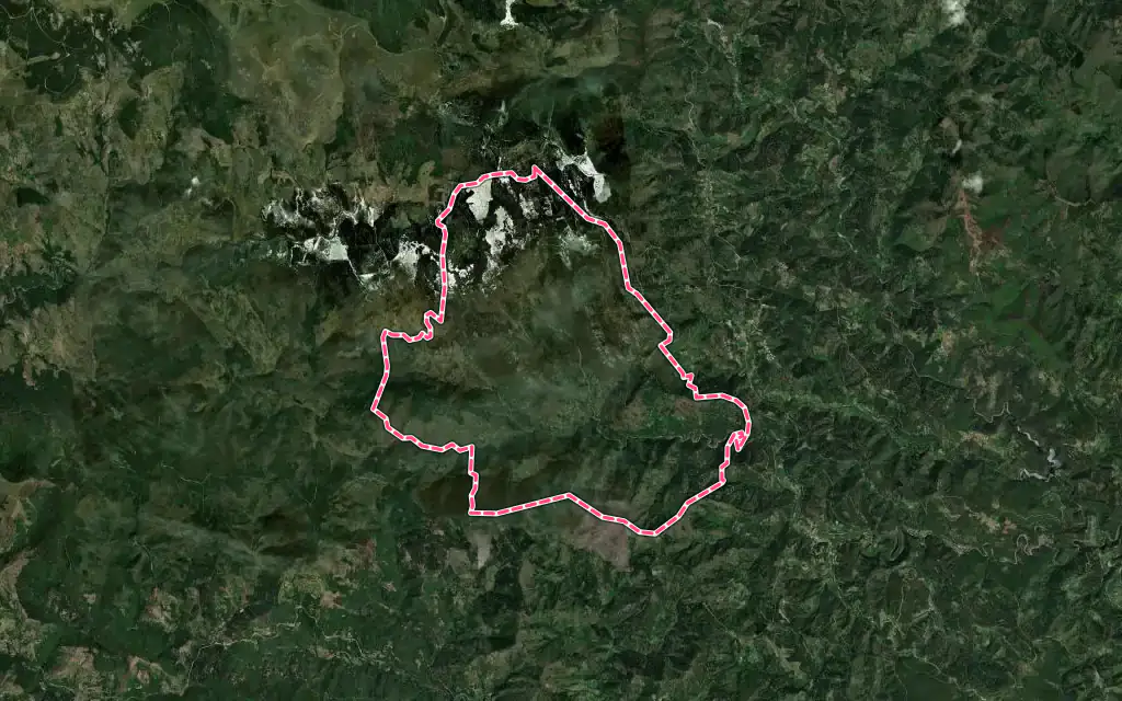 Vue satellite de Vialas avec ses contours administratifs