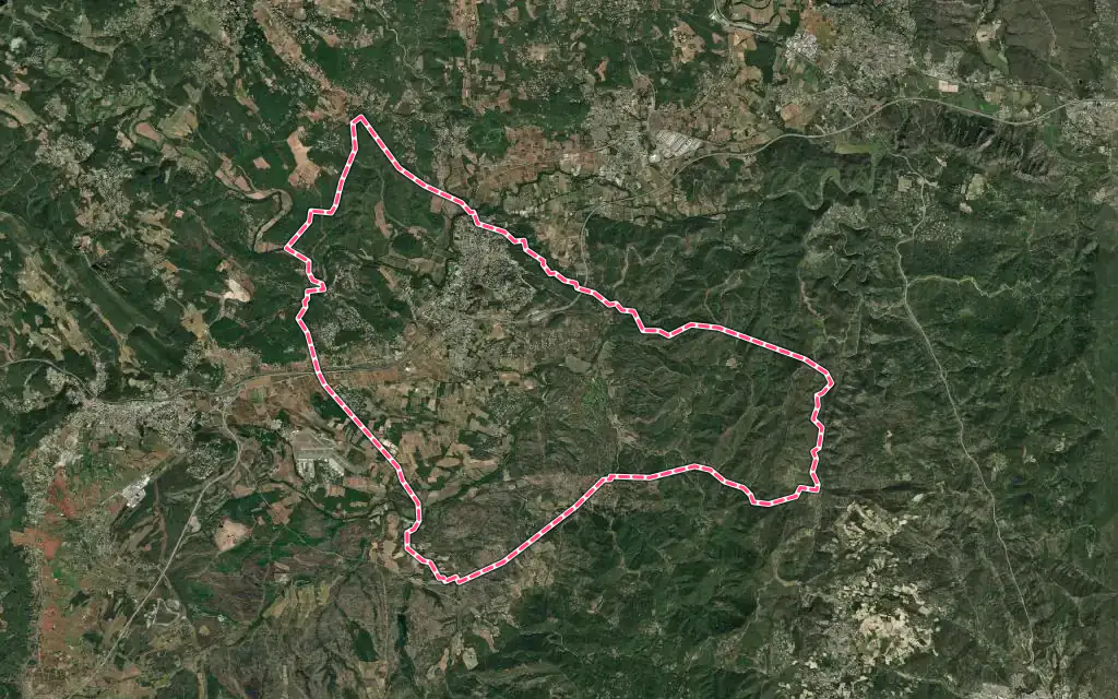 Vue satellite de Vidauban avec ses contours administratifs