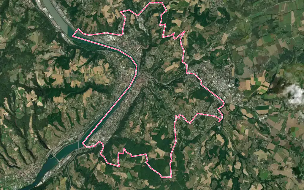 Vue satellite de Vienne avec ses contours administratifs