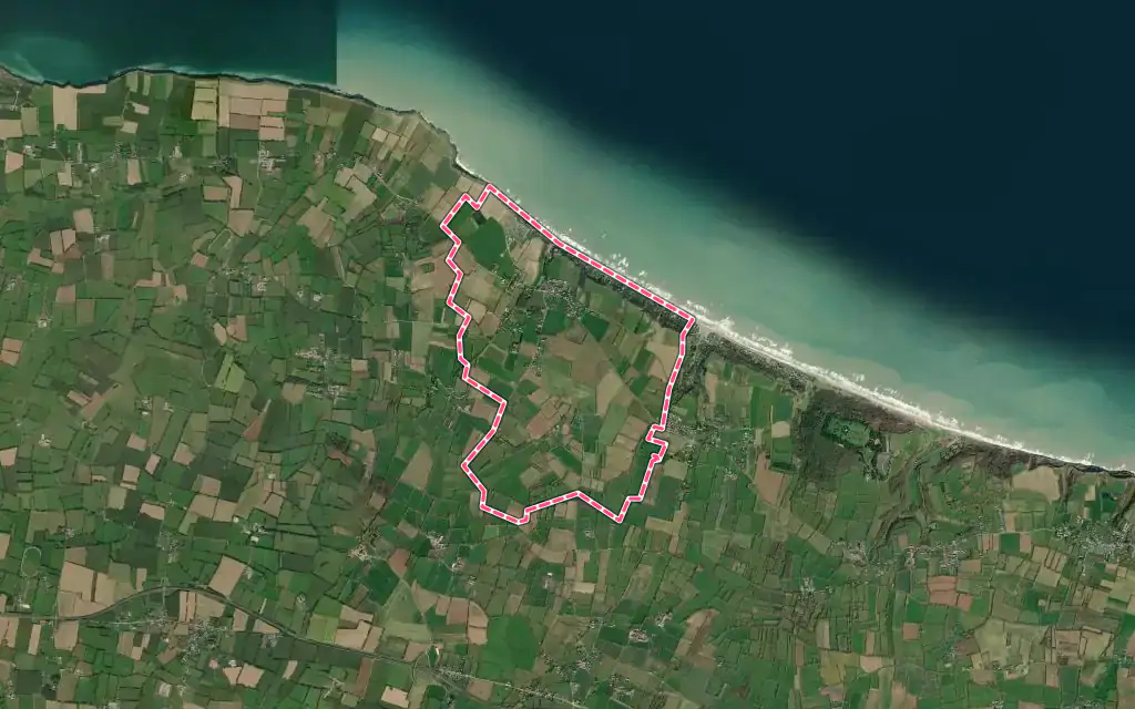 Vue satellite de Vierville-sur-Mer avec ses contours administratifs