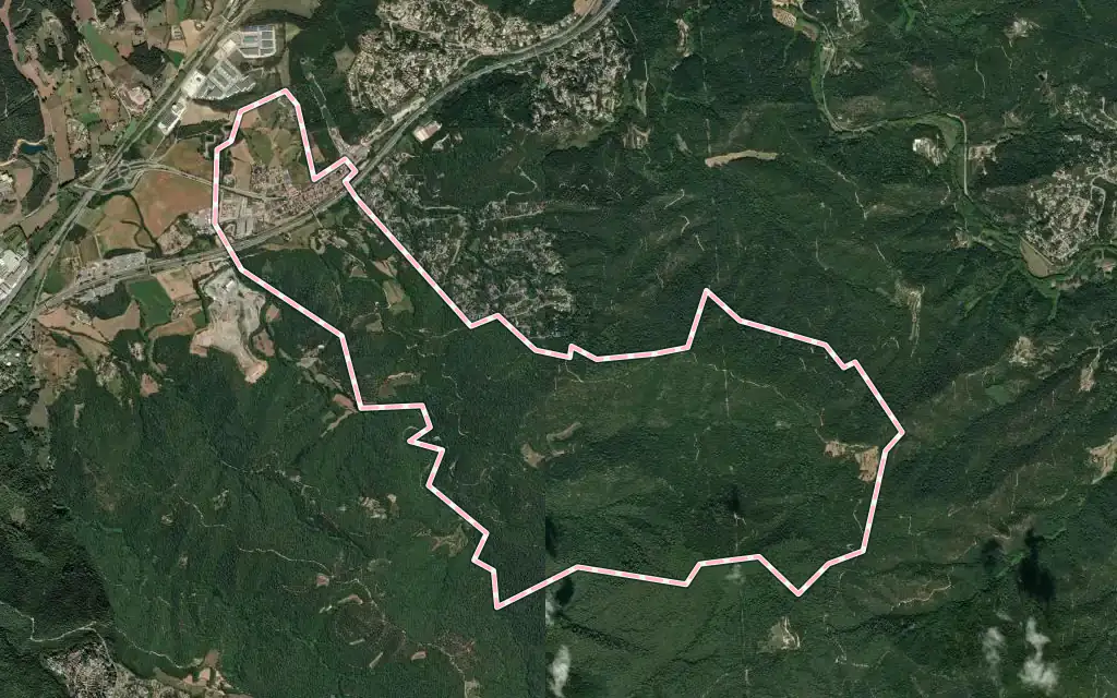 Vista satélite de Vilalba Sasserra con su contorno administrativo