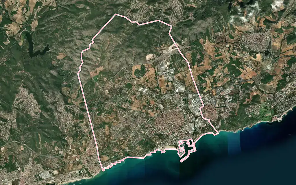 Vista satélite de Vilanova i la Geltrú con su contorno administrativo
