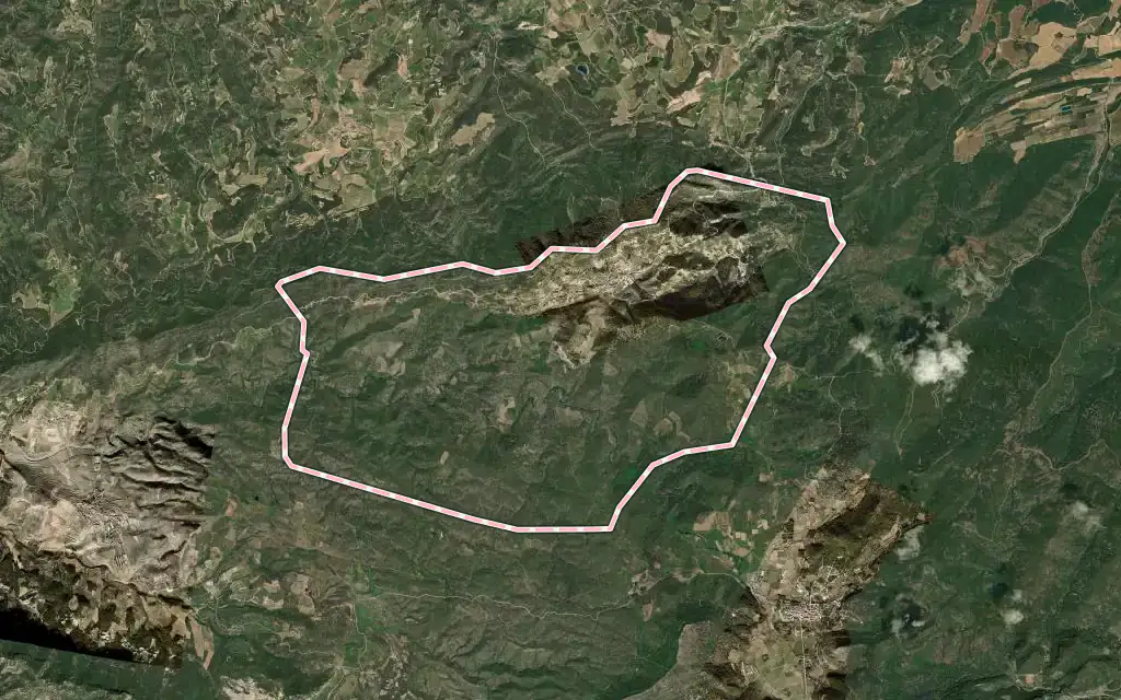 Vista satélite de Vilanova de Prades con su contorno administrativo