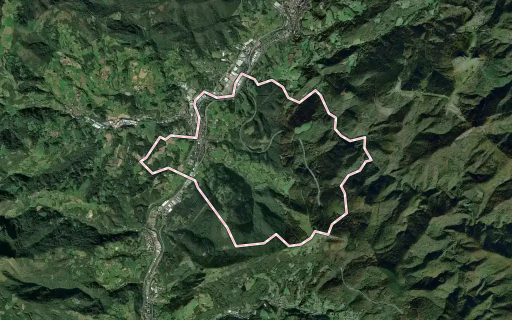 Vista satélite de Villabona con su contorno administrativo