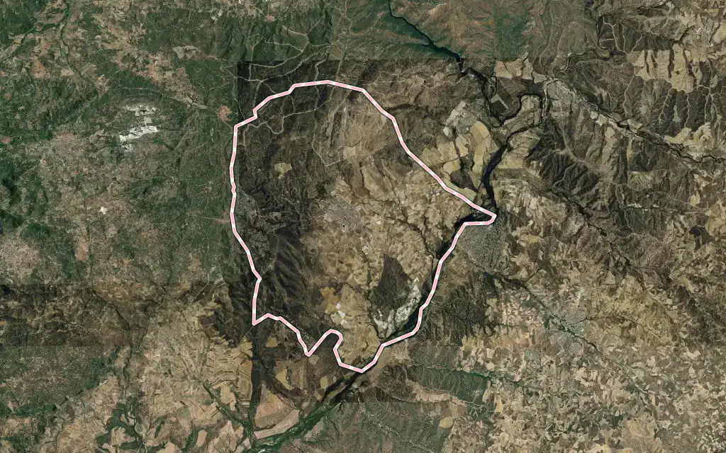 Vista satélite de Villa del Prado con su contorno administrativo