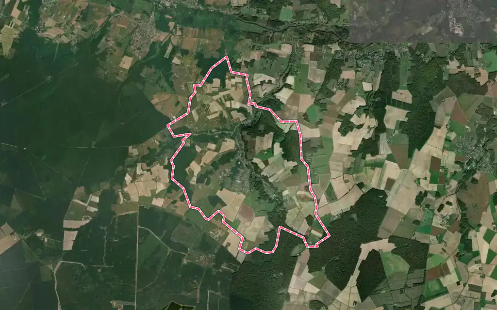 Vue satellite de Villaines-les-Rochers avec ses contours administratifs