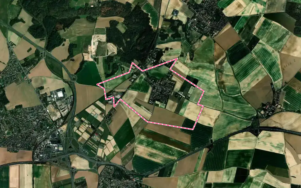Vue satellite de Villaines-sous-Bois avec ses contours administratifs