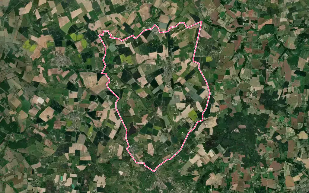 Vue satellite de Villaines-sous-Malicorne avec ses contours administratifs