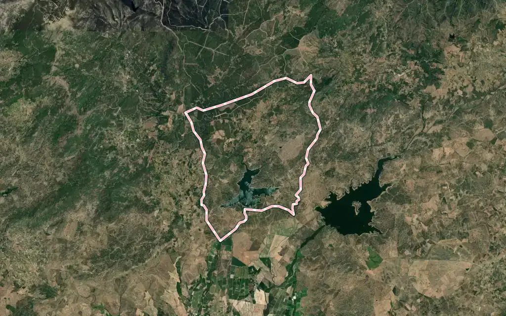 Vista satélite de Villasbuenas de Gata con su contorno administrativo