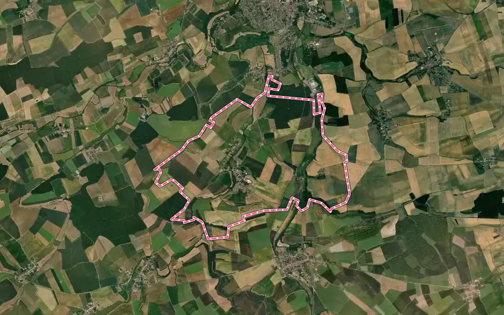 Vue satellite de Ville-sur-Yron avec ses contours administratifs