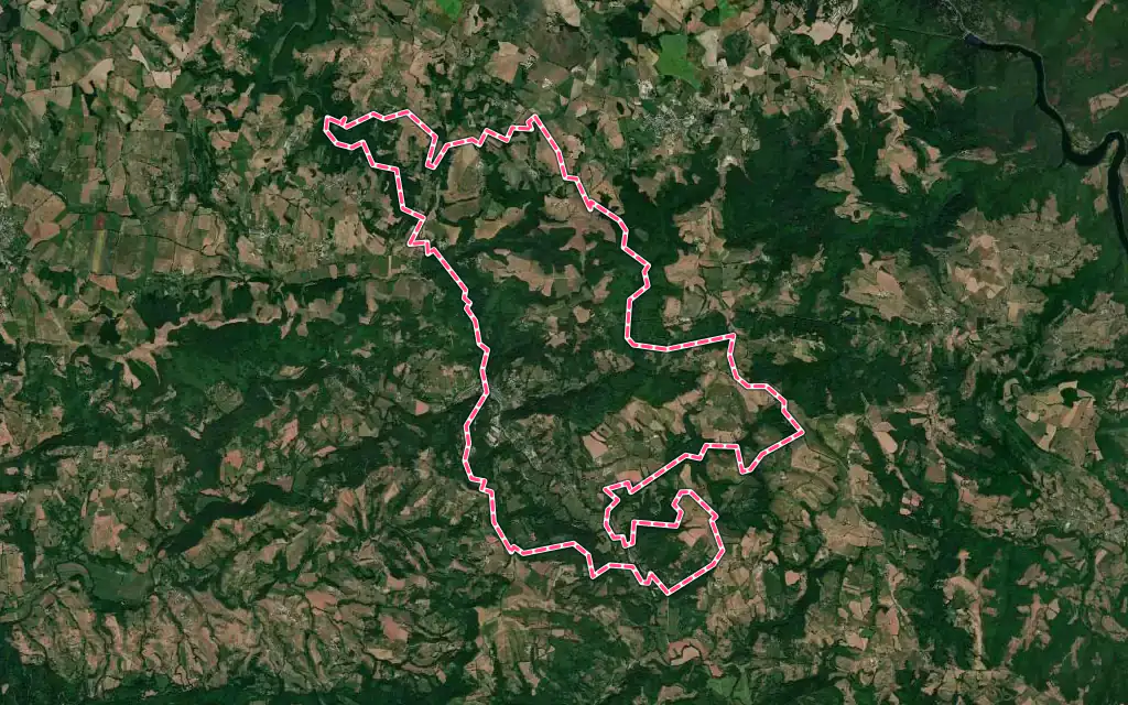 Vue satellite de Villecomtal avec ses contours administratifs
