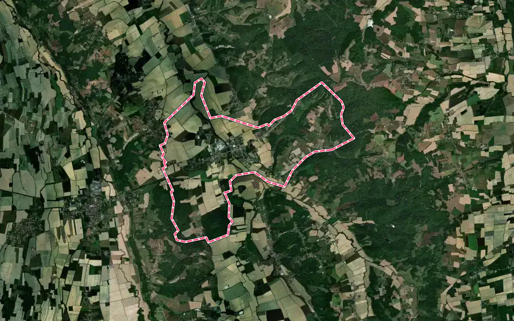Vue satellite de Villecomtal-sur-Arros avec ses contours administratifs