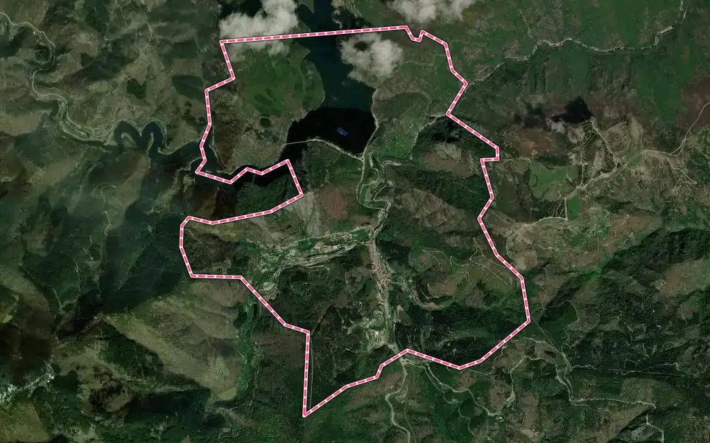 Vue satellite de Villefort avec ses contours administratifs