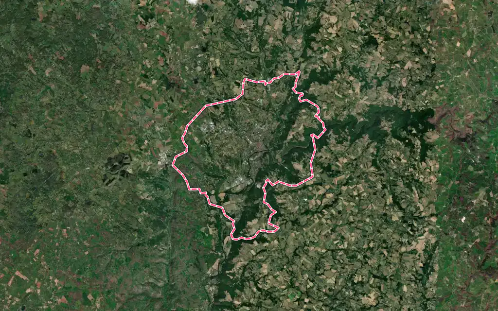 Vue satellite de Villefranche-de-Rouergue avec ses contours administratifs