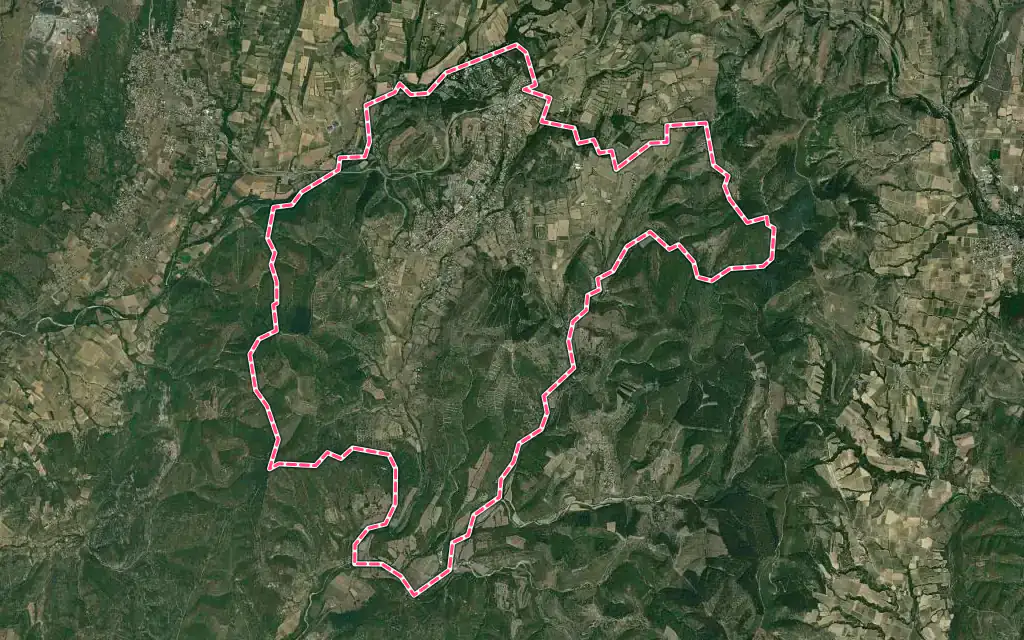 Vue satellite de Villeneuve-de-Berg avec ses contours administratifs