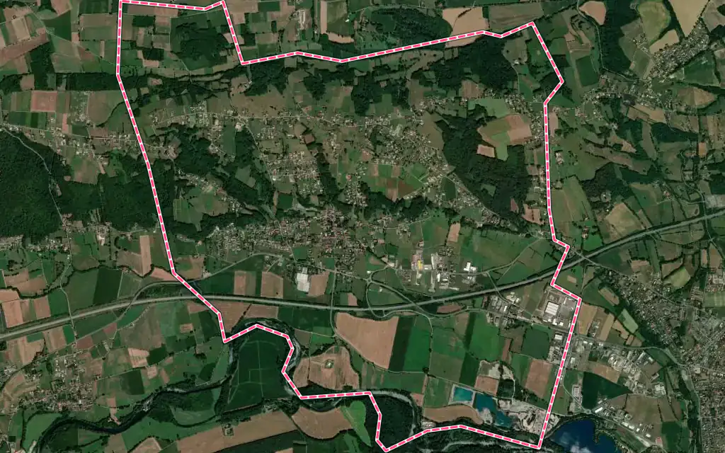 Vue satellite de Villeneuve-de-Rivière avec ses contours administratifs