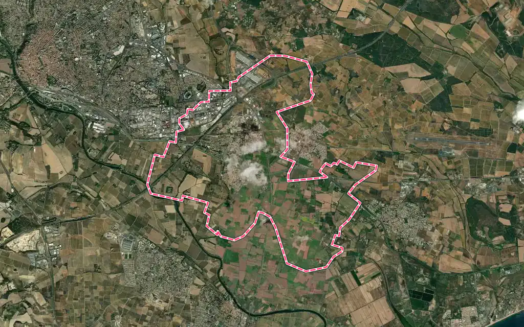 Vue satellite de Villeneuve-lès-Béziers avec ses contours administratifs
