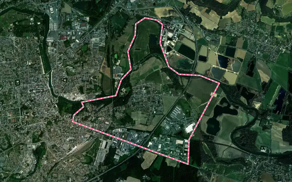 Vue satellite de Villeneuve-Saint-Germain avec ses contours administratifs