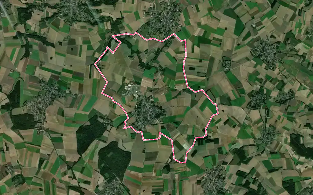 Vue satellite de Villers-Bocage avec ses contours administratifs