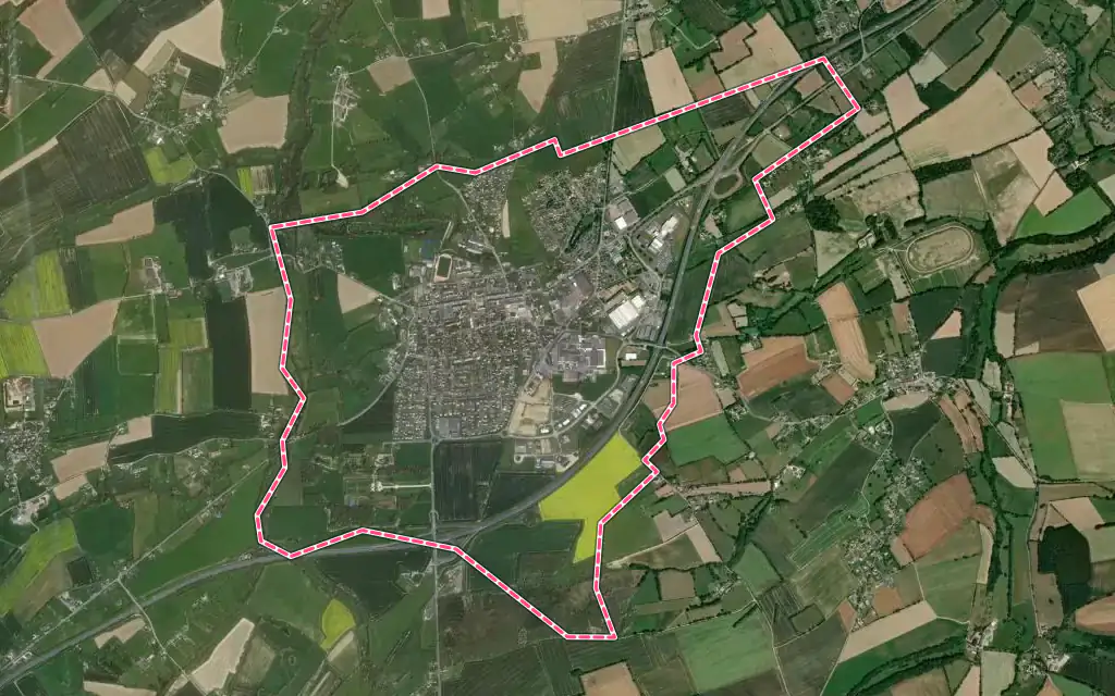 Vue satellite de Villers-Bocage avec ses contours administratifs