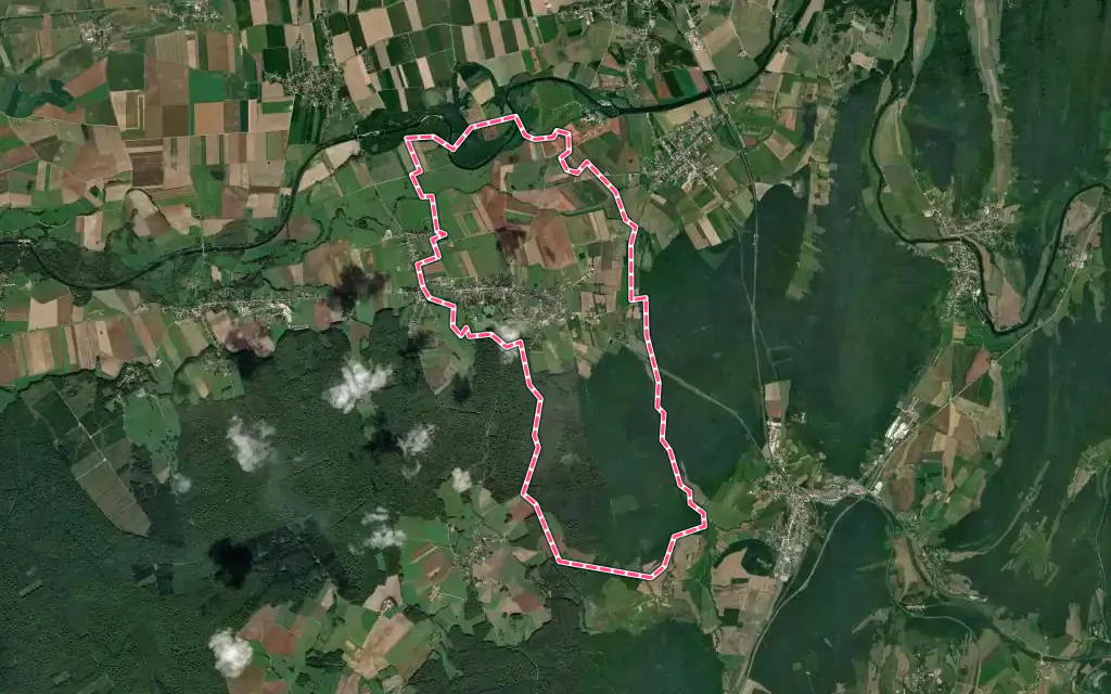 Vue satellite de Villers-Farlay avec ses contours administratifs