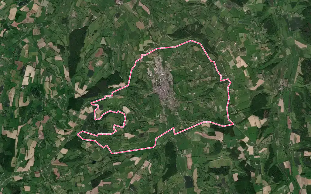 Vue satellite de Vimoutiers avec ses contours administratifs