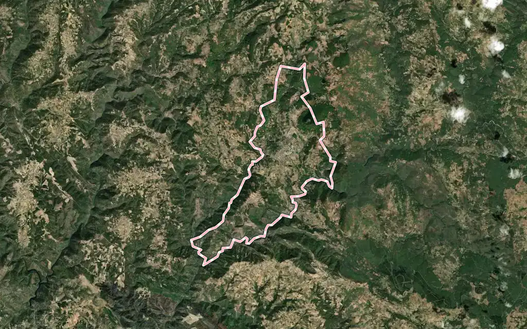 Vista satélite de Vinhais con su contorno administrativo