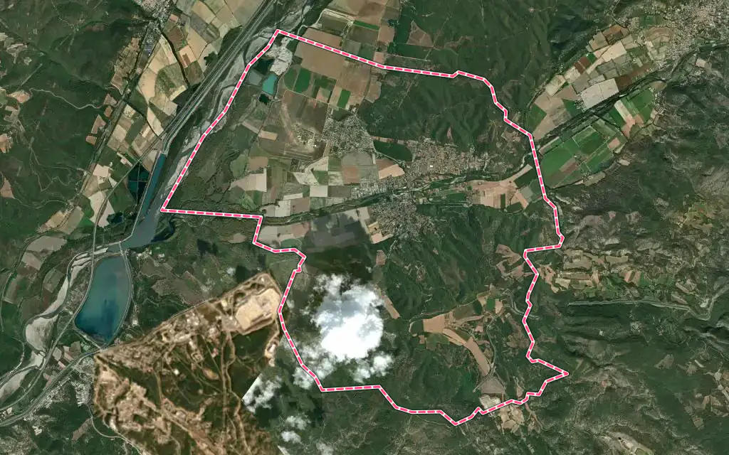 Vue satellite de Vinon-sur-Verdon avec ses contours administratifs