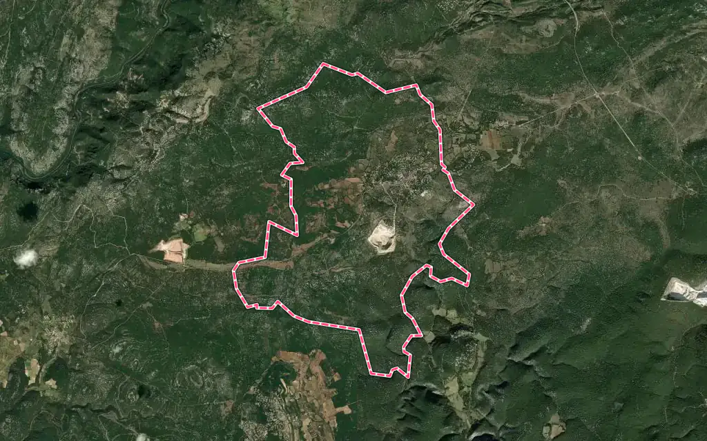 Vue satellite de Viols-le-Fort avec ses contours administratifs