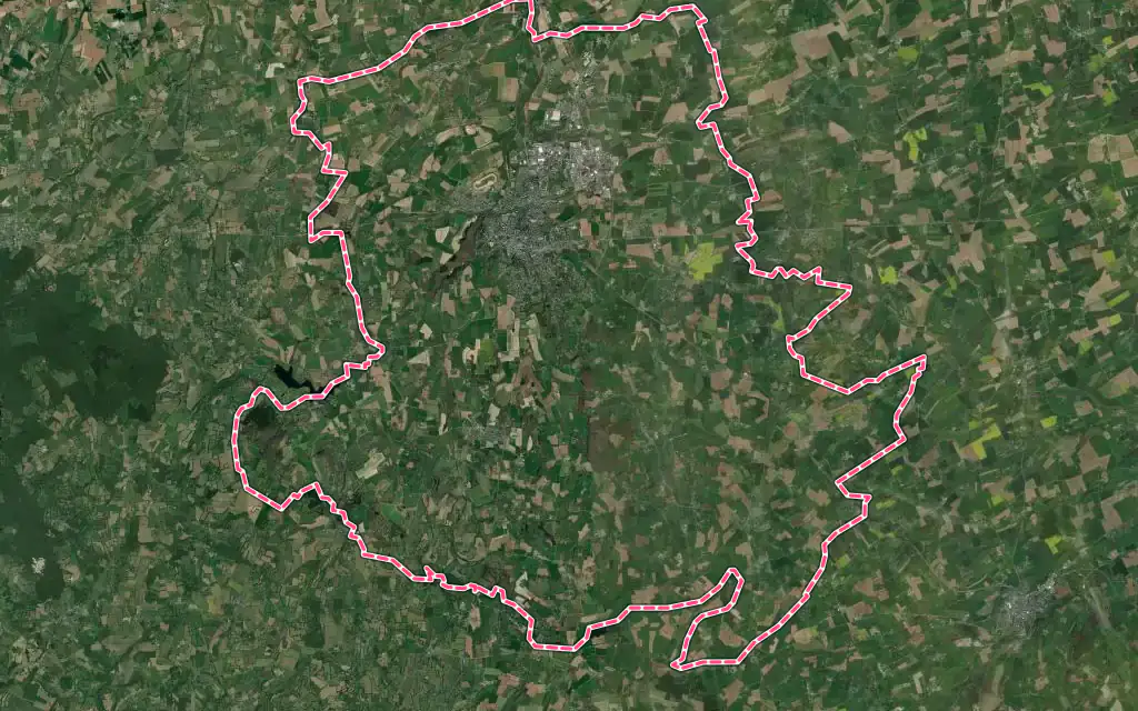 Vue satellite de Vire Normandie avec ses contours administratifs