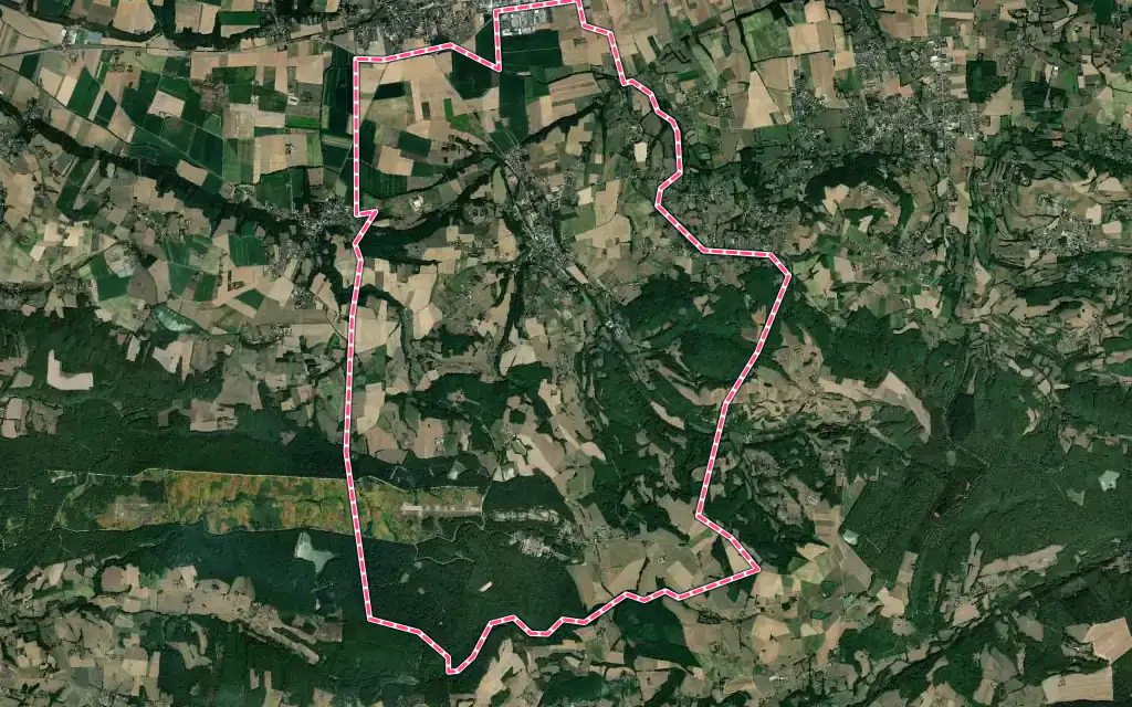 Vue satellite de Viriville avec ses contours administratifs