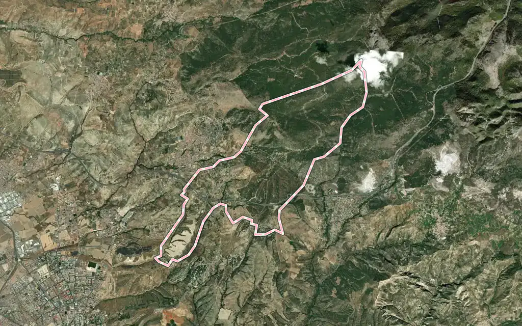 Vista satélite de Víznar con su contorno administrativo